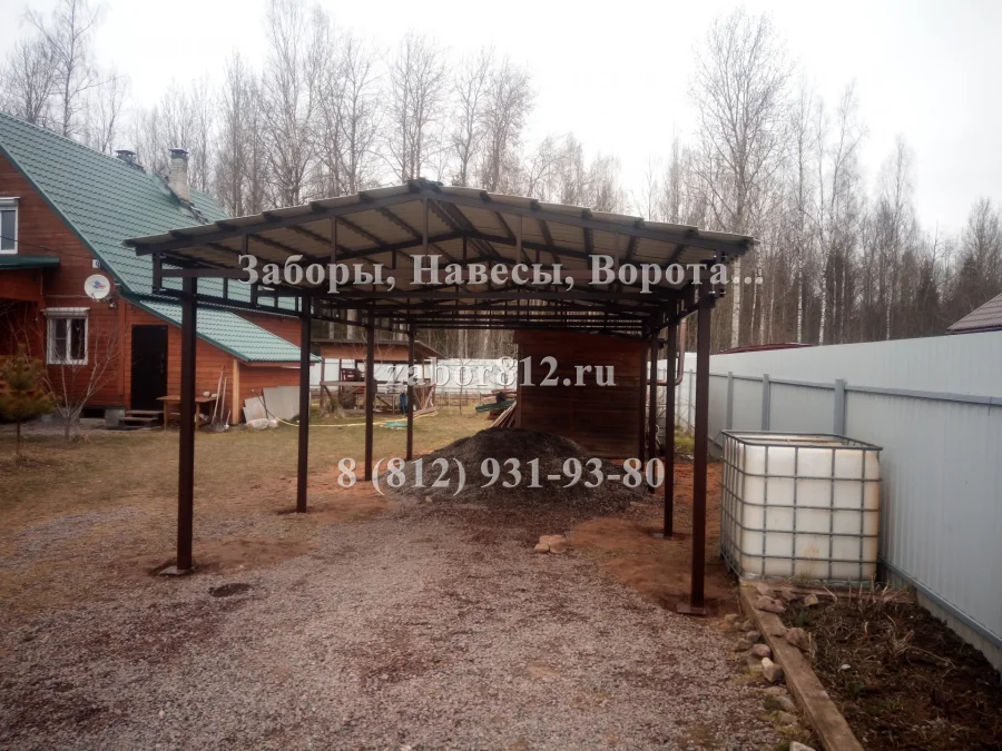 Лужский район. Навес (металлочерепица), ворота с калиткой.