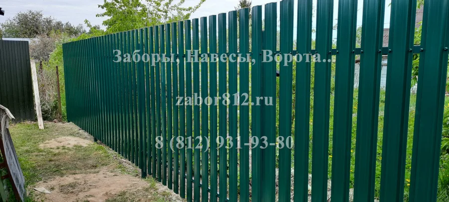 Забор из зеленого евроштакетника. Коммунар.