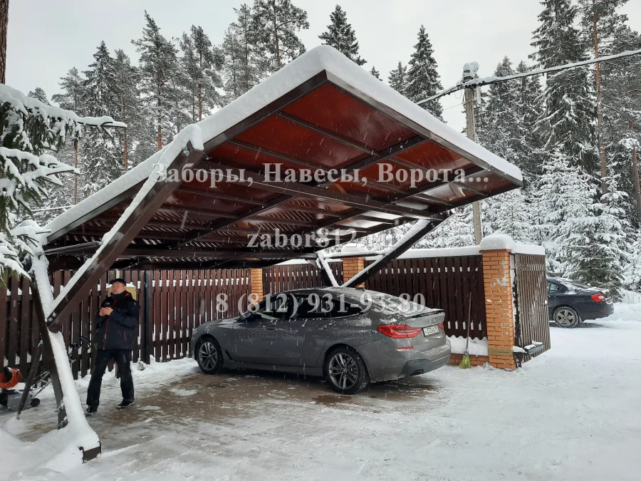 Навес консольный зимой. Вырица