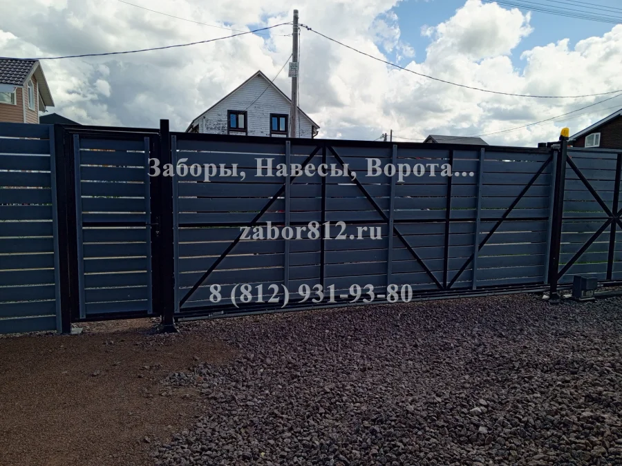 Ворота откатные с отделкой деревом. Узигонты